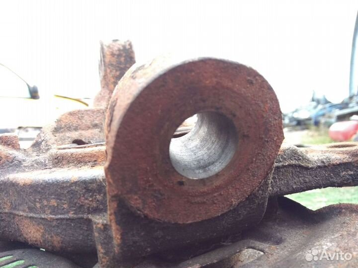 Кулак поворотный передний левый Lexus RX 350 2009