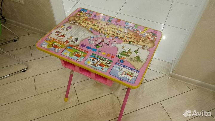 Детский стол со стульями