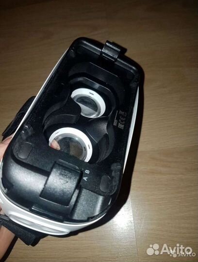 Очки виртуальной реальности Samsung Galaxy S7 edge
