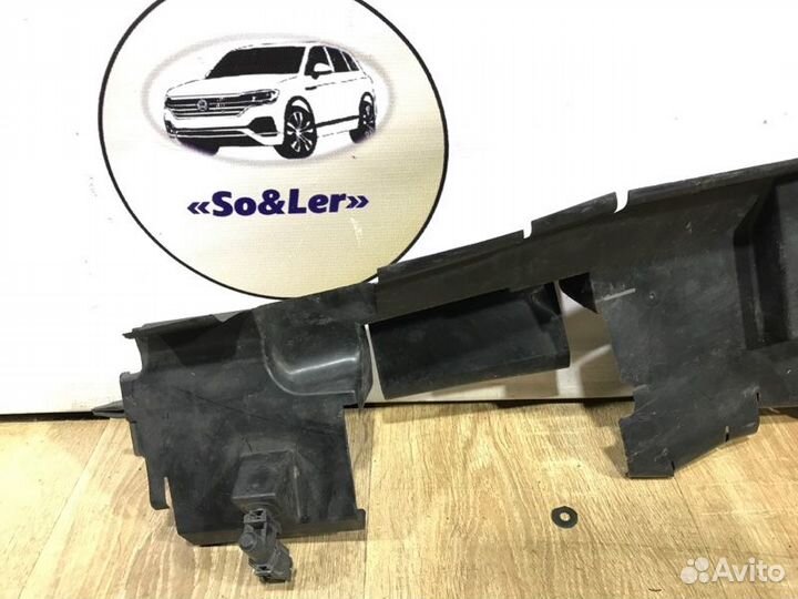 Дефлектор радиатора левый Toyota Rav 4 V A50