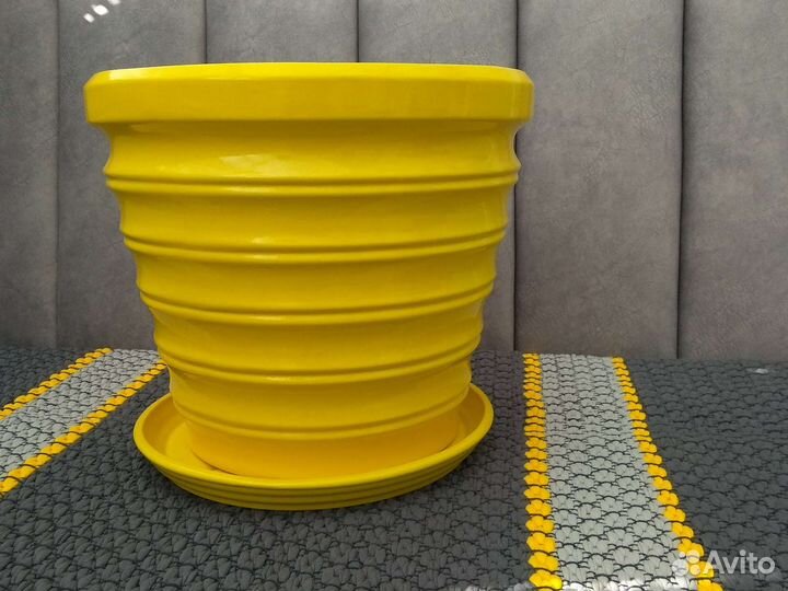 Цветочный керамический горшок