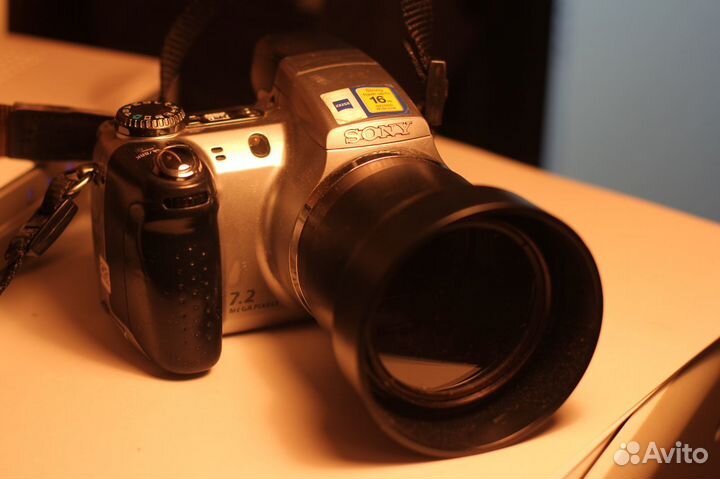 Sony Cyber-shot DSC-H5