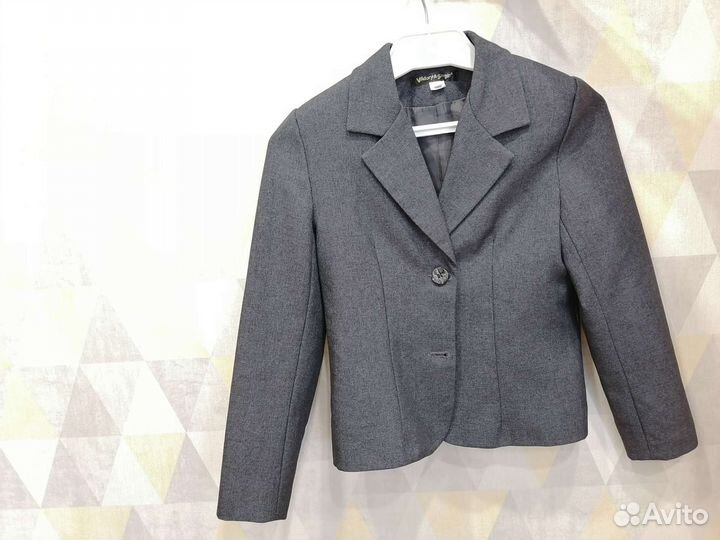 Школьный костюм для девочки 136-140