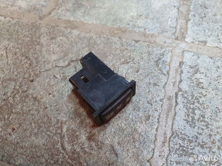 Кнопка обогрева Toyota Land Cruiser Prado 90