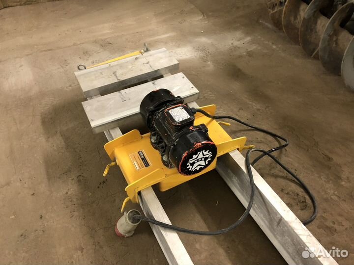 Виброрейка электрическая