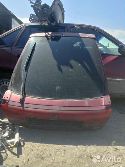 Крышка багажника Мазда 626