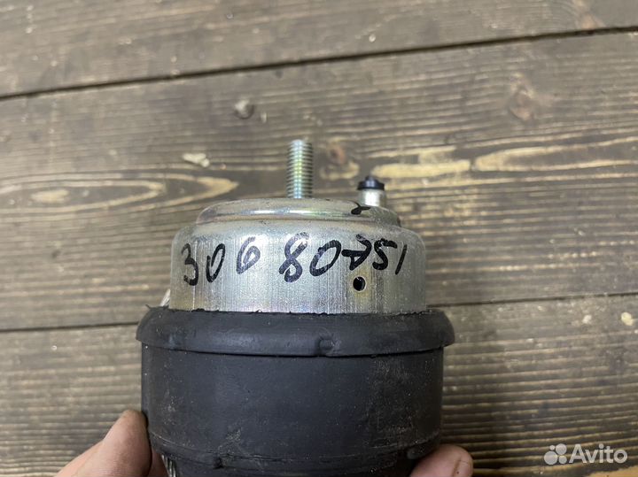 Опора двигателя передняя Volvo