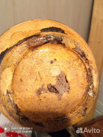 Глиняный кувшин старинный