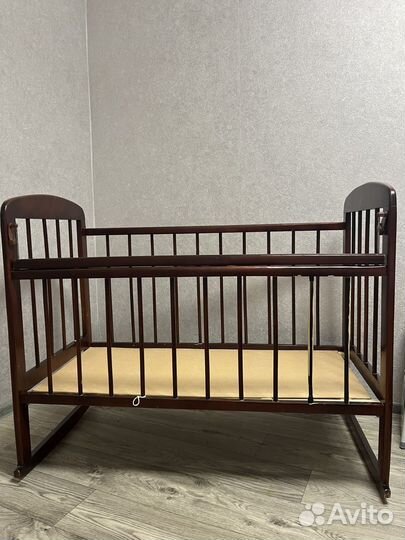 Кроватка для новорожденных