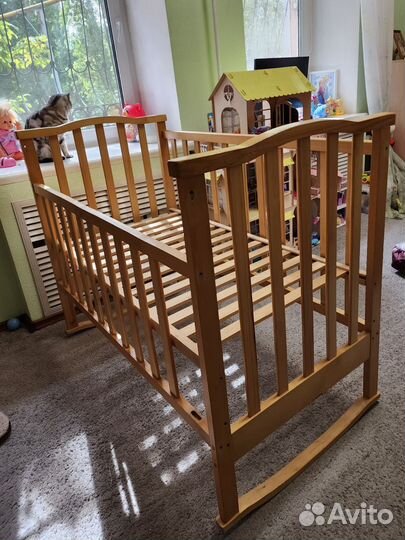 Детская кроватка