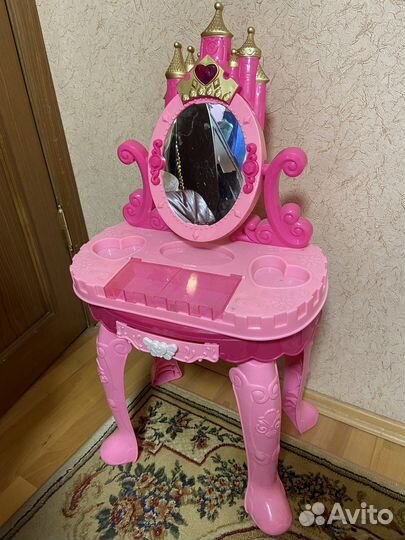 Детский туалетный столик