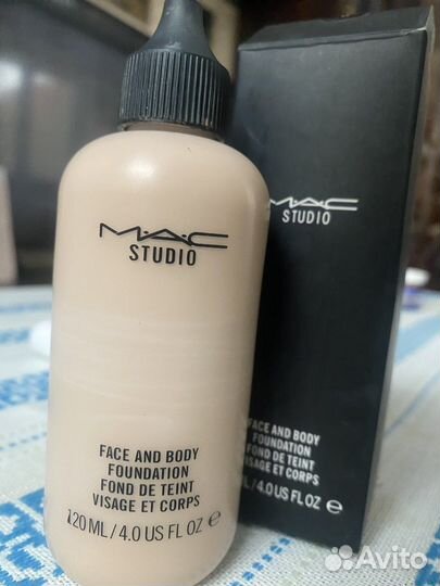 Тональная основа MAC