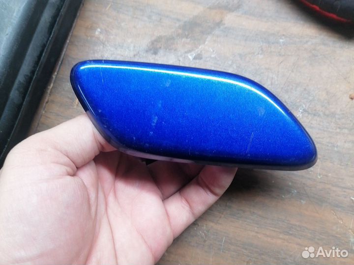 Крышка форсунки омывателя (правая)