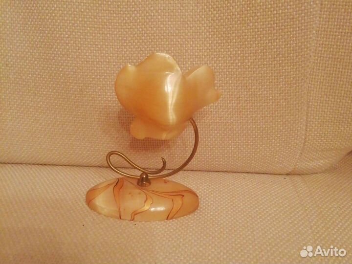 Часы настольные из селенита