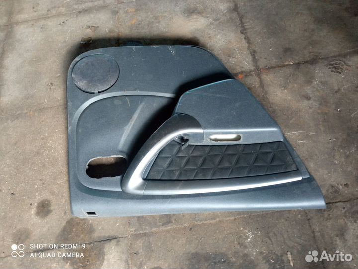 Обшивка задней левой двери Renault Duster