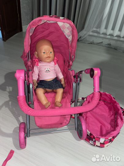 Коляска кукольная вместе с куклой