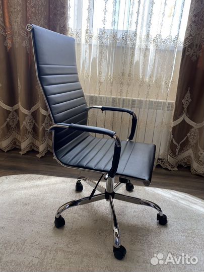 Компьютерное кресло