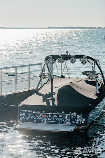 Судоводитель, пилот (водитель) катера