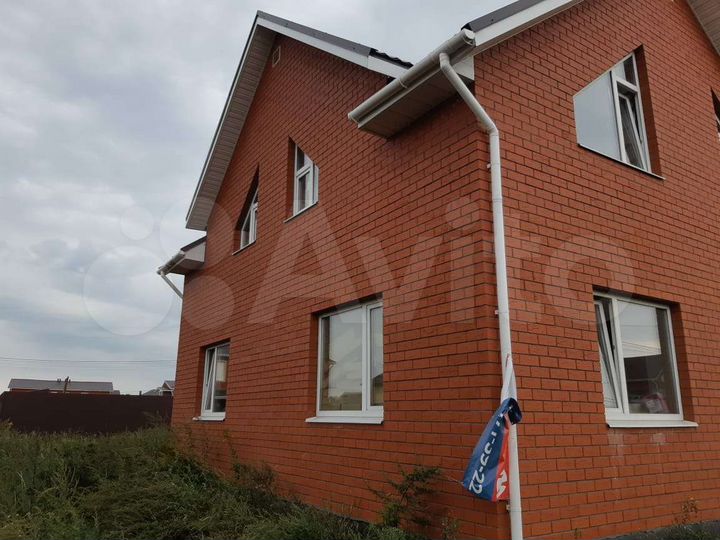 Дом 180 м² на участке 5 сот.