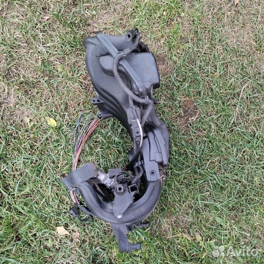 Kоллектор впускной Skoda Octavia A5 BSE 1.6