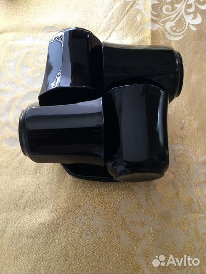 Чайный сервиз из чёрного стекла