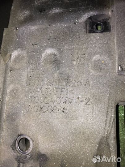 Кожух рулевой колонки Volkswagen Passat B6 BMP