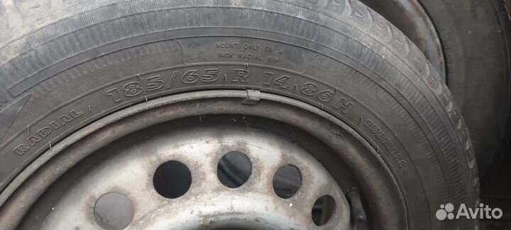 Диски с резиной r14.Разболтовка 4 на 100