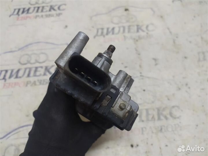 Моторчик стеклоочистителя передний Audi A4 (B7) 2