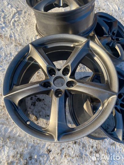 Диски литые 18 5 114.3 цо 66.1