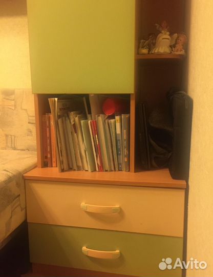 Детская стенка, тумба и письменный стол