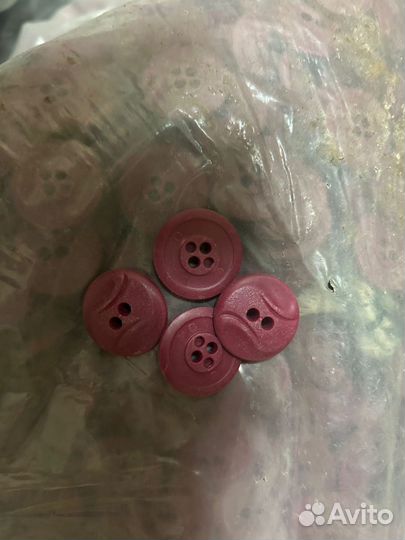 Пуговицы козырьки в наличии более 10000 шт