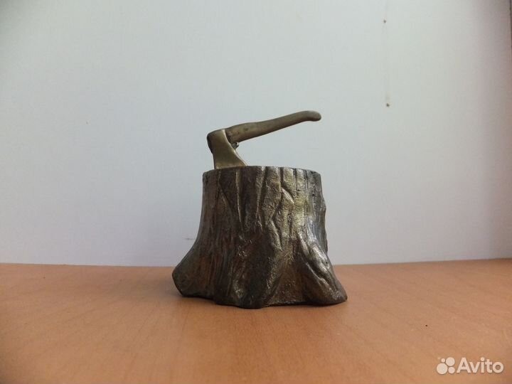 Старинная Шкатулка Солонка Пень с Топором