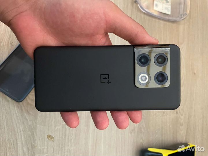 Телефон OnePlus 10 pro
