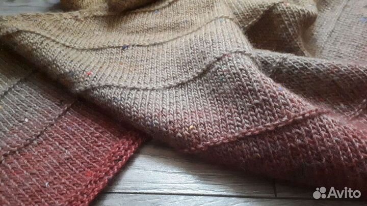 Бактус из итальянского мериноса ручной работы