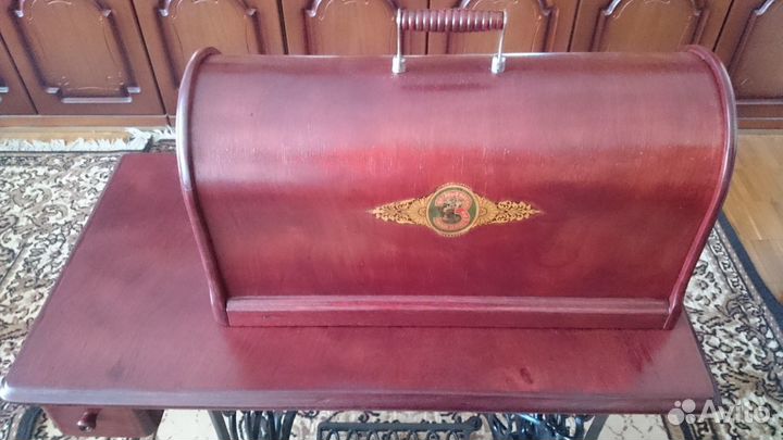 Швейная машинка Зингер