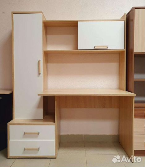 Стол компьютерный