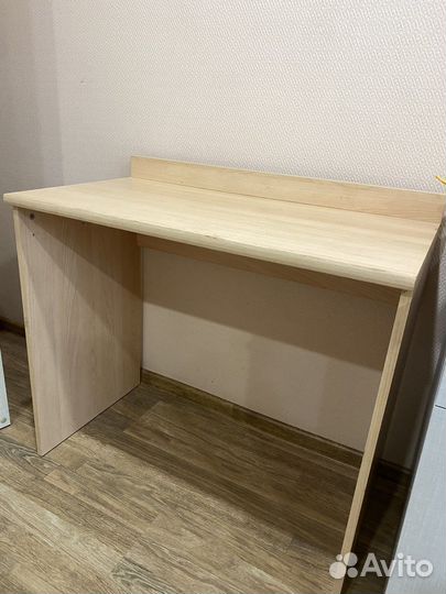 Письменный стол для компьютера школьный стол