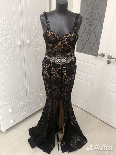 Вечернее платье со стразами