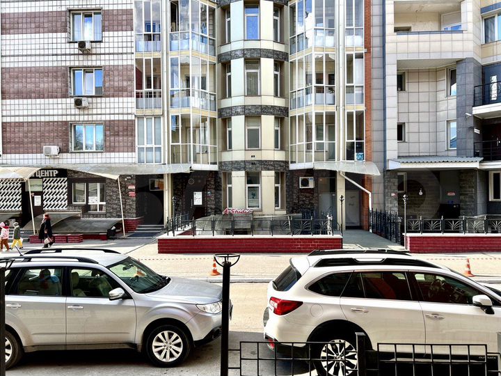 Помещение с отдельным входом в центре, 140 м²
