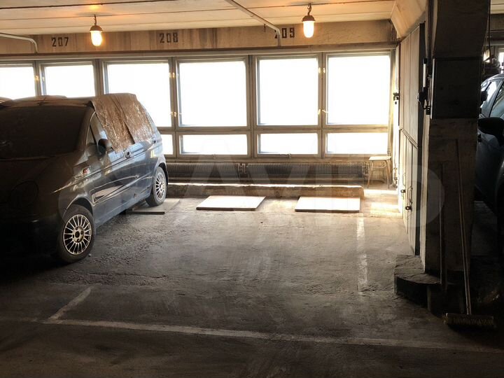 Машиноместо