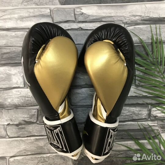 Боксерские перчатки Everlast