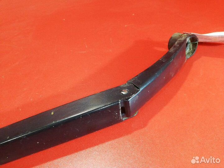 Поводок стеклоочистителя передний правый Kia Rio