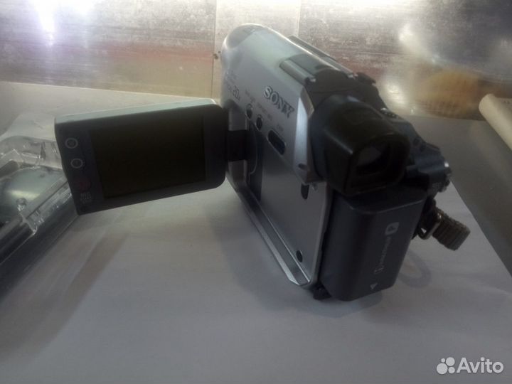 Видеокамера Sony Handycam DCR-HC22E PAL