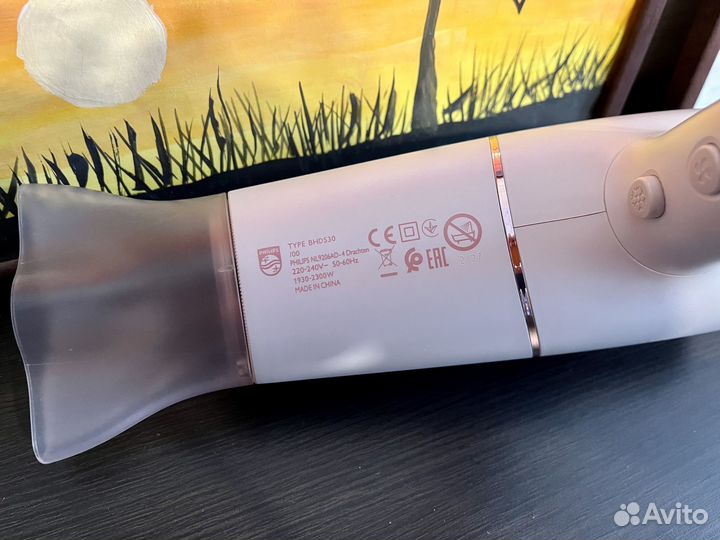 Фен для волос c ионизацией Philips BHD530