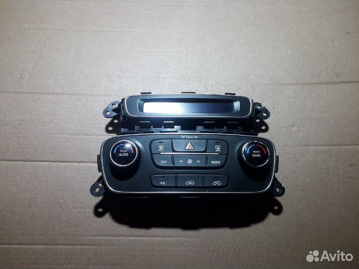 Блок управления климатом Kia Sorento XM C2012