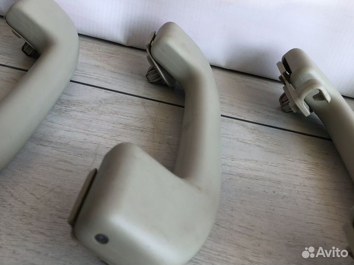 Nissan Patrol Y62 Ручка потолка