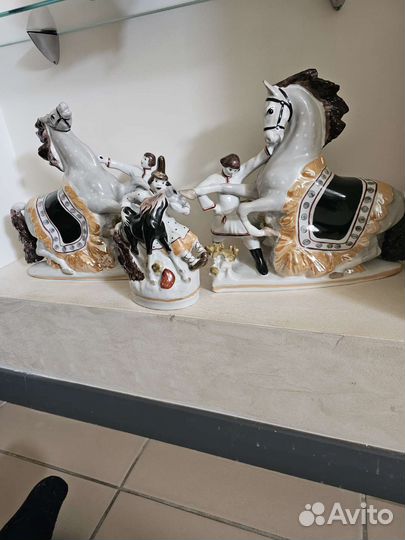Фарфоровые статуэтки Конёк-горбунок (триптих)