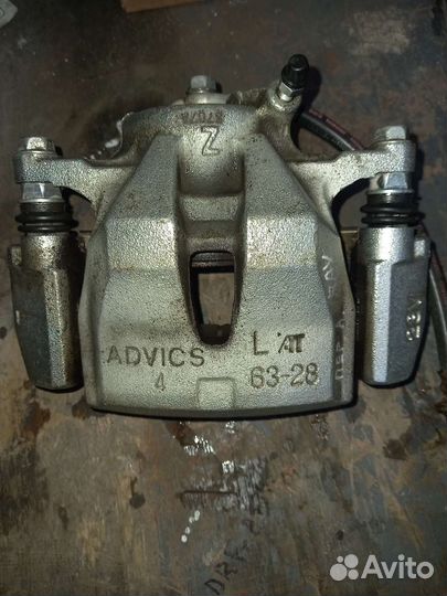 Суппорт передний тормозной Toyota Rav 4(XA 30)