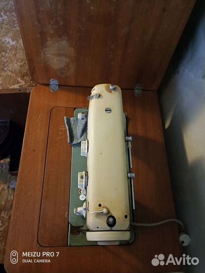 Швейная машина Kohler ножная, кабинетная