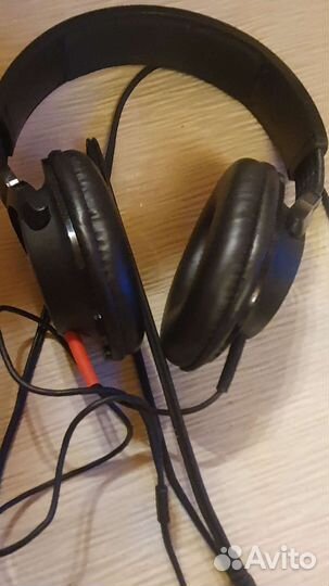 Наушники philips closed back stereo